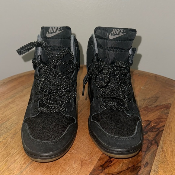 Nike Dunk Sky Hi Sz7 Blk Gum Hidden Wedge.Good used condition.Kept N shoe closet - Picture 2 of 7